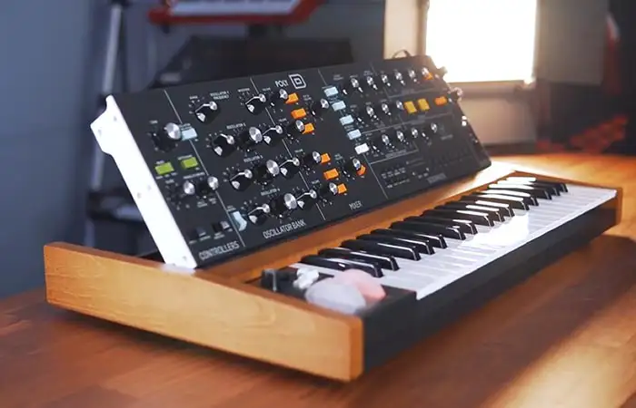 Behringer POLY D 1