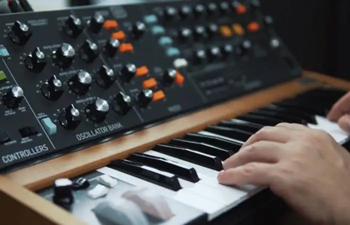 Behringer POLY D 2