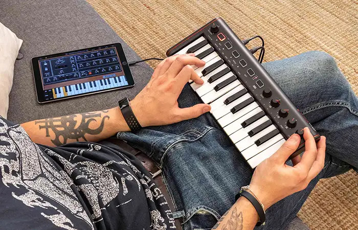 IK Multimedia iRig Keys 2 Mini 25 Tuş Midi Klavye (MobilPC) 2.webp (73 KB)