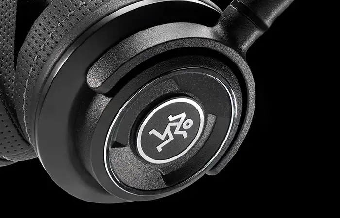 Mackie MC 350 2