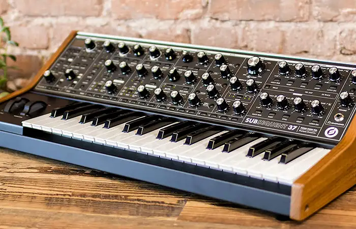 Moog Subsequent 37 1