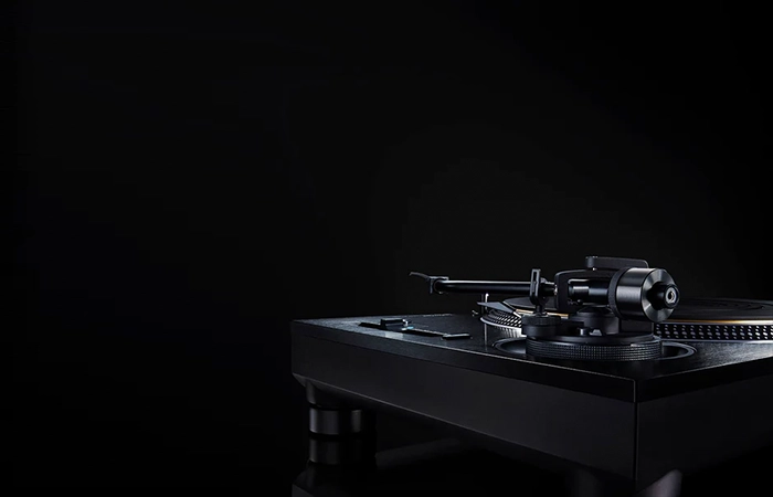 Technics SL-1210 MK7 DJ Turntable-lifestyle.webp (28 KB)