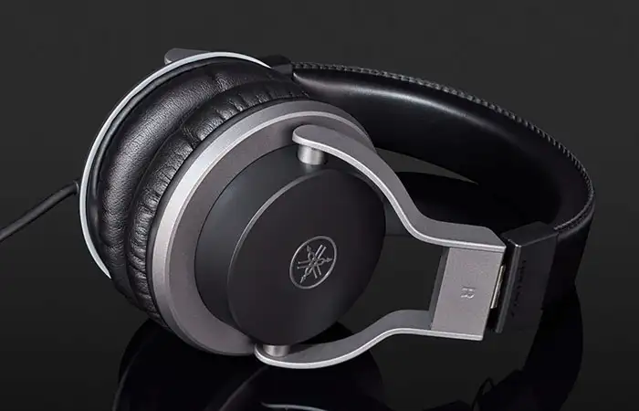 Yamaha HPH-MT7 3