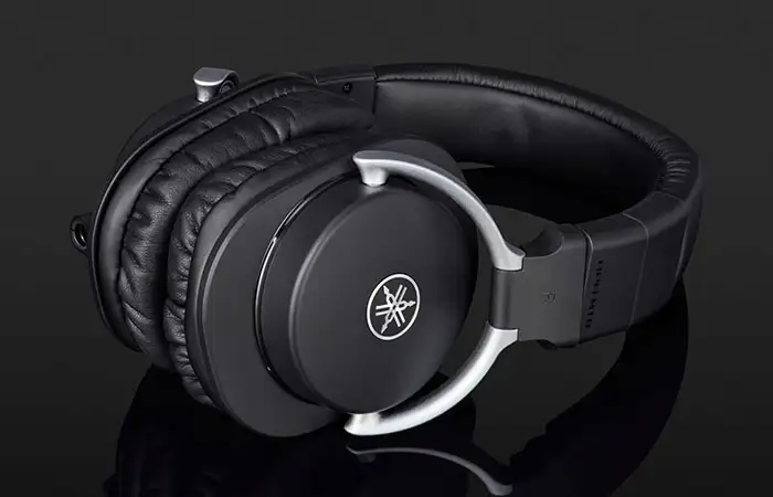 Yamaha HPH-MT8 1