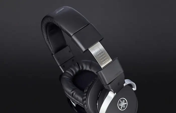 Yamaha HPH-MT8 2