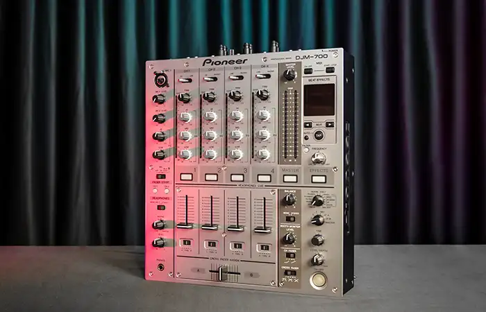 djm-700-1