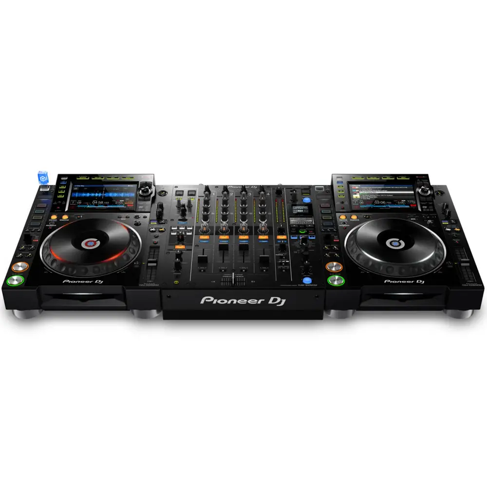 Pioneer DJ CDJ-2000NXS2 ve DJM-900NXS2 DJ Setup